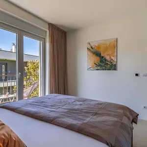 https://caci-apartments-mit-pool.pula-hotels.org