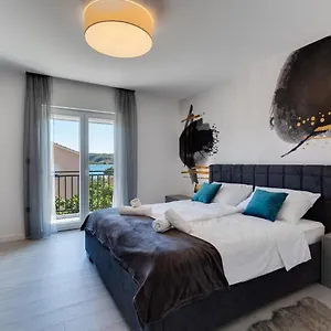 https://apartment-by-the-sea-posedarje.hotelinzadar.com